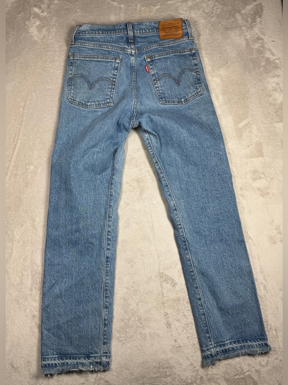 Levi’s Premium Big E Women’s Wedgie Straight Raw Hem Button Fly Blue Jeans 26